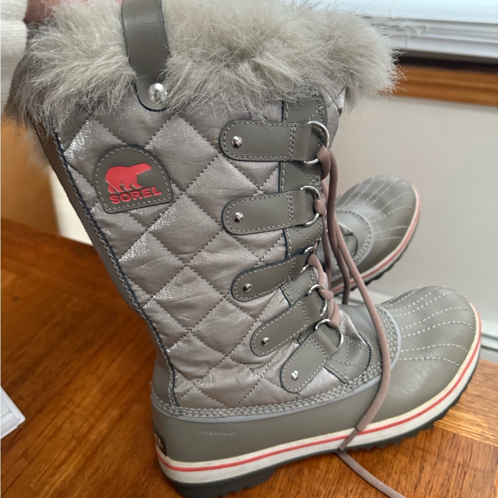 Sorel Gray Quilted Boots with Faux Fur